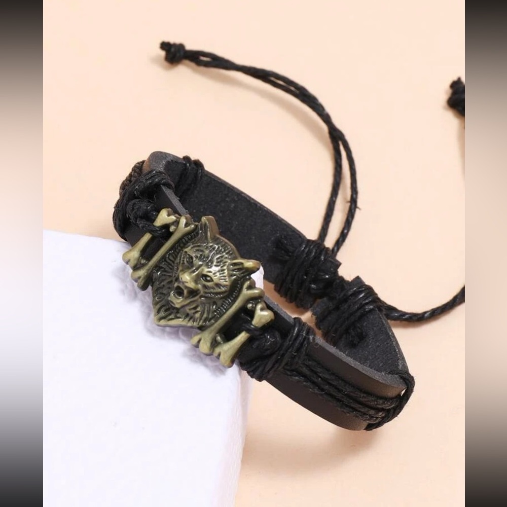 🐺Awesome Adjustable Bones Wolf Bracelet 🦴